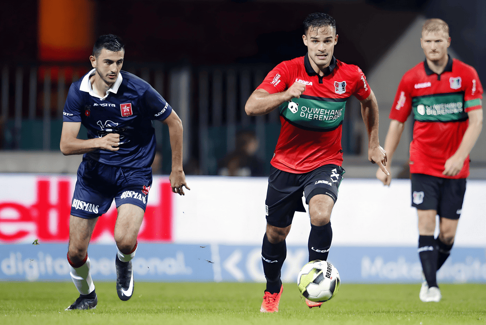 场均让对手 场均让对手