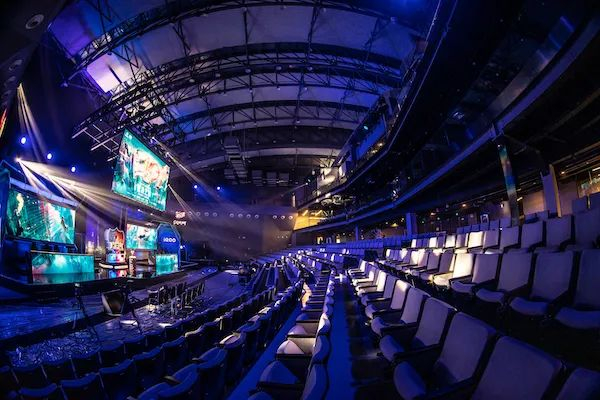 的卓越表现 的卓越表现