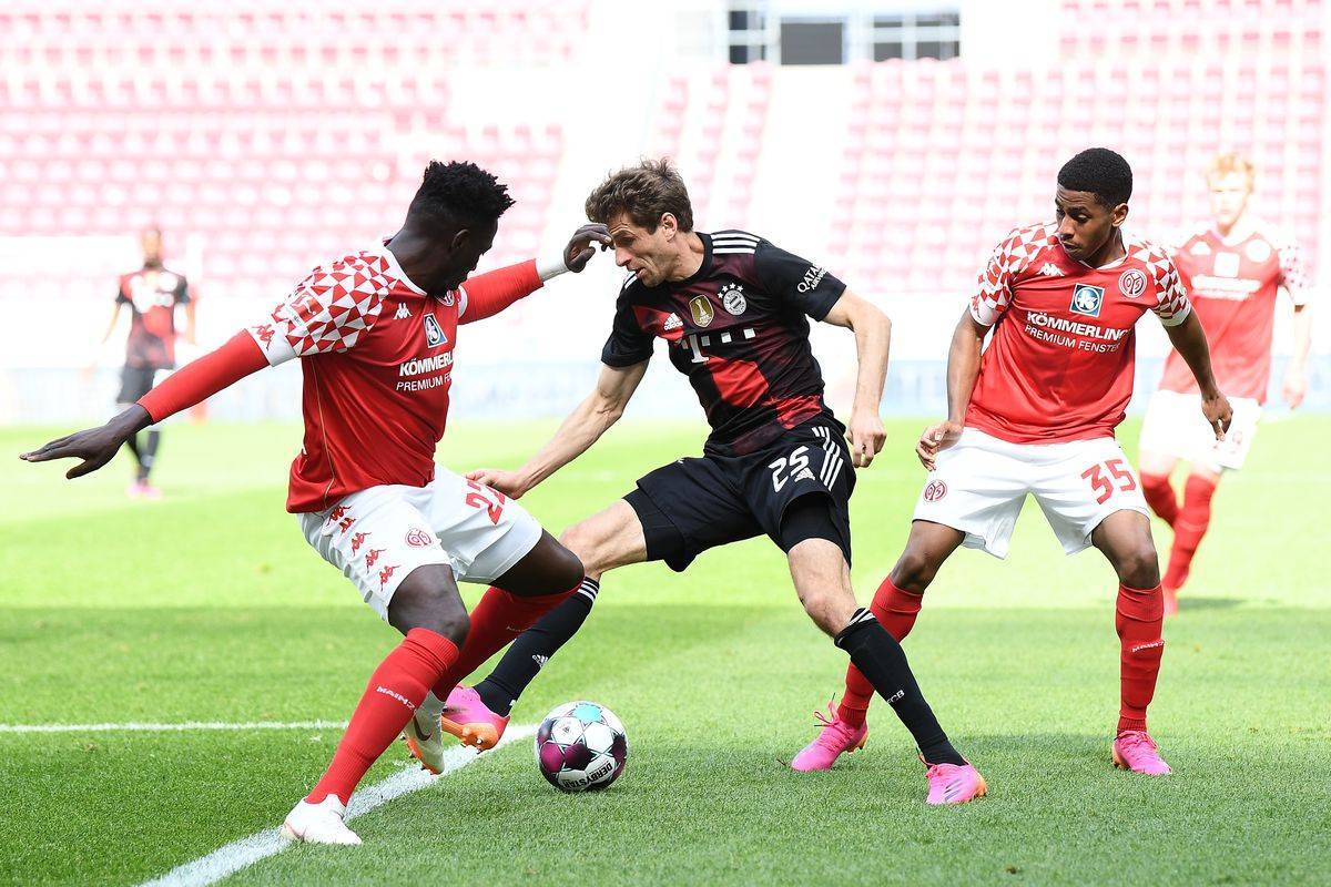 秀大会上并 秀大会上并