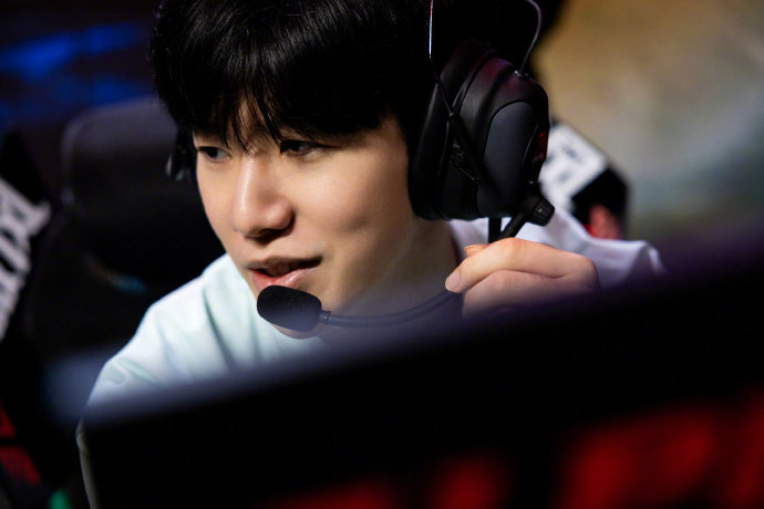 个漂亮的进 个漂亮的进